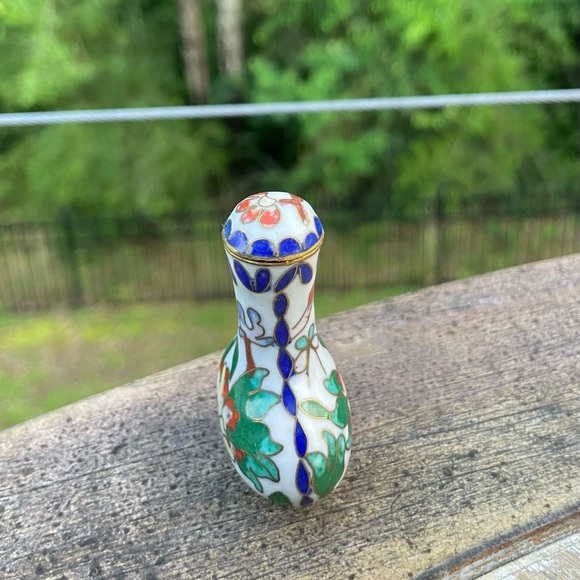 Chinese cloisonné enamel snuff bottle - Picture 2 of 7